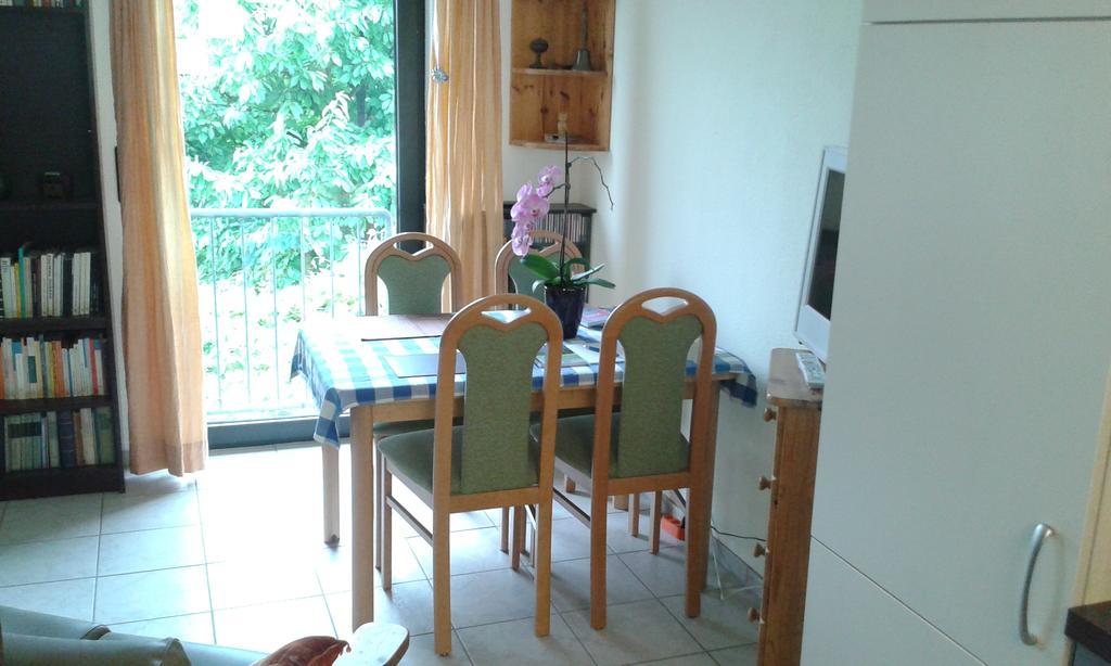 B&B Am See Koeln - Privatzimmer Buitenkant foto