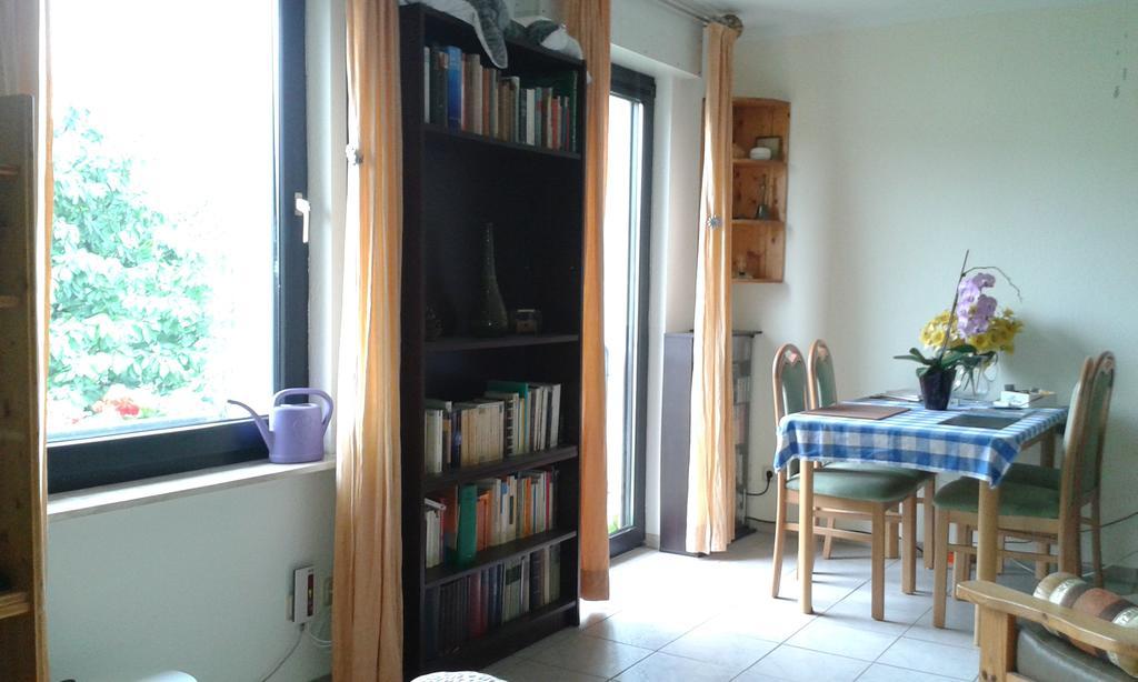 B&B Am See Koeln - Privatzimmer Buitenkant foto