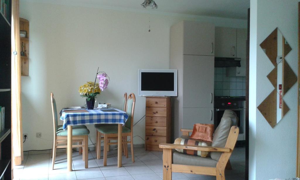 B&B Am See Koeln - Privatzimmer Buitenkant foto