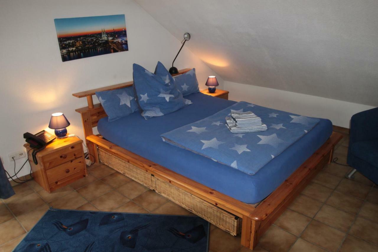B&B Am See Koeln - Privatzimmer Buitenkant foto