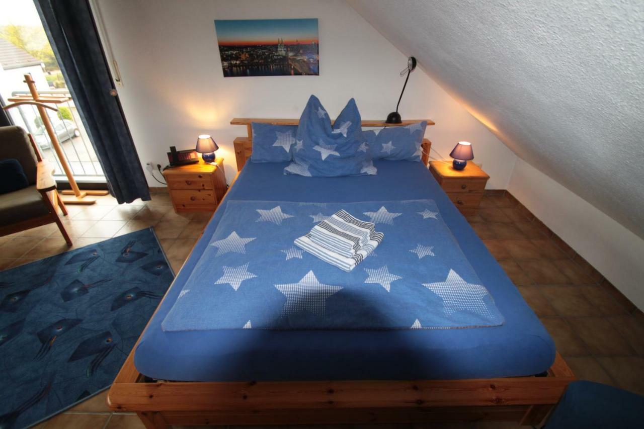 B&B Am See Koeln - Privatzimmer Buitenkant foto