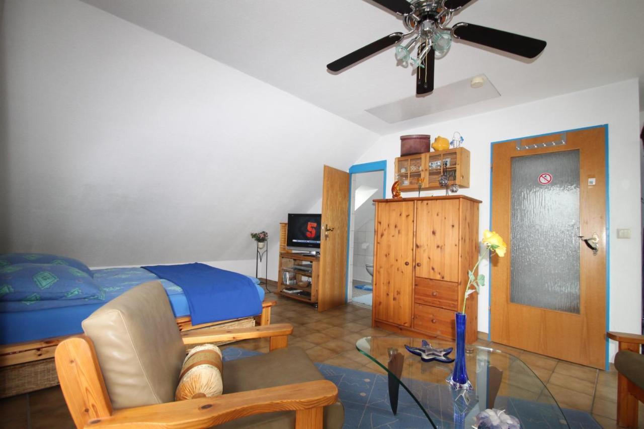 B&B Am See Koeln - Privatzimmer Buitenkant foto