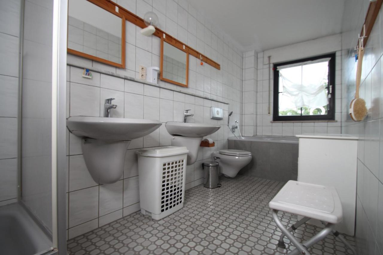 B&B Am See Koeln - Privatzimmer Buitenkant foto